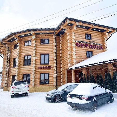 Berloga Pylypets Hotel Pilipets Buitenkant foto