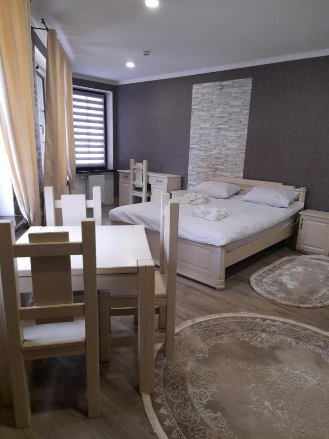 Berloga Pylypets Hotel Pilipets Buitenkant foto