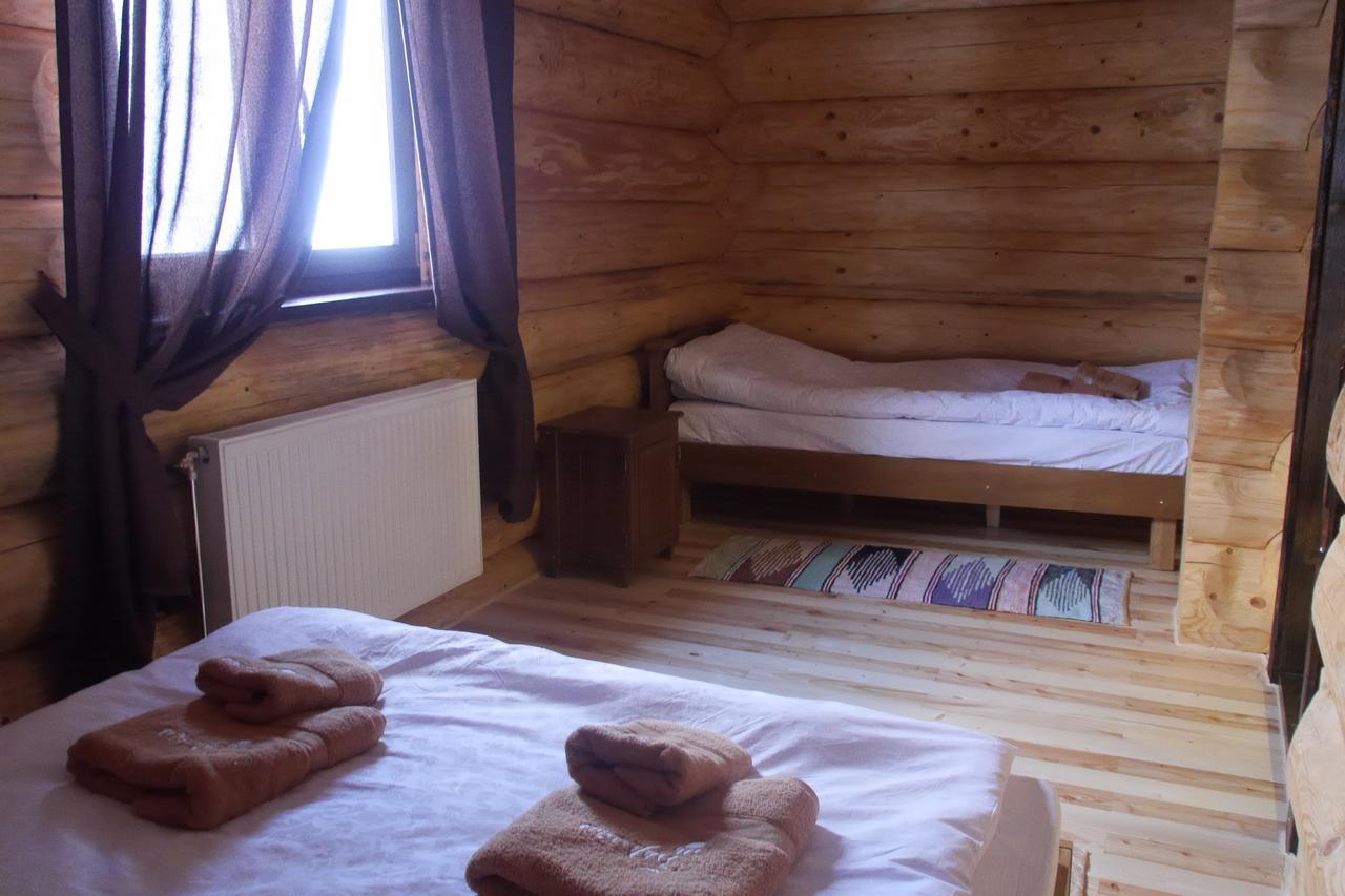 Berloga Pylypets Hotel Pilipets Buitenkant foto